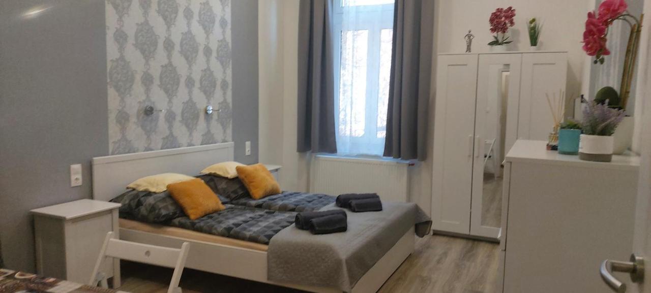 Pompar Belvarosi Apartman Szeged Exterior photo